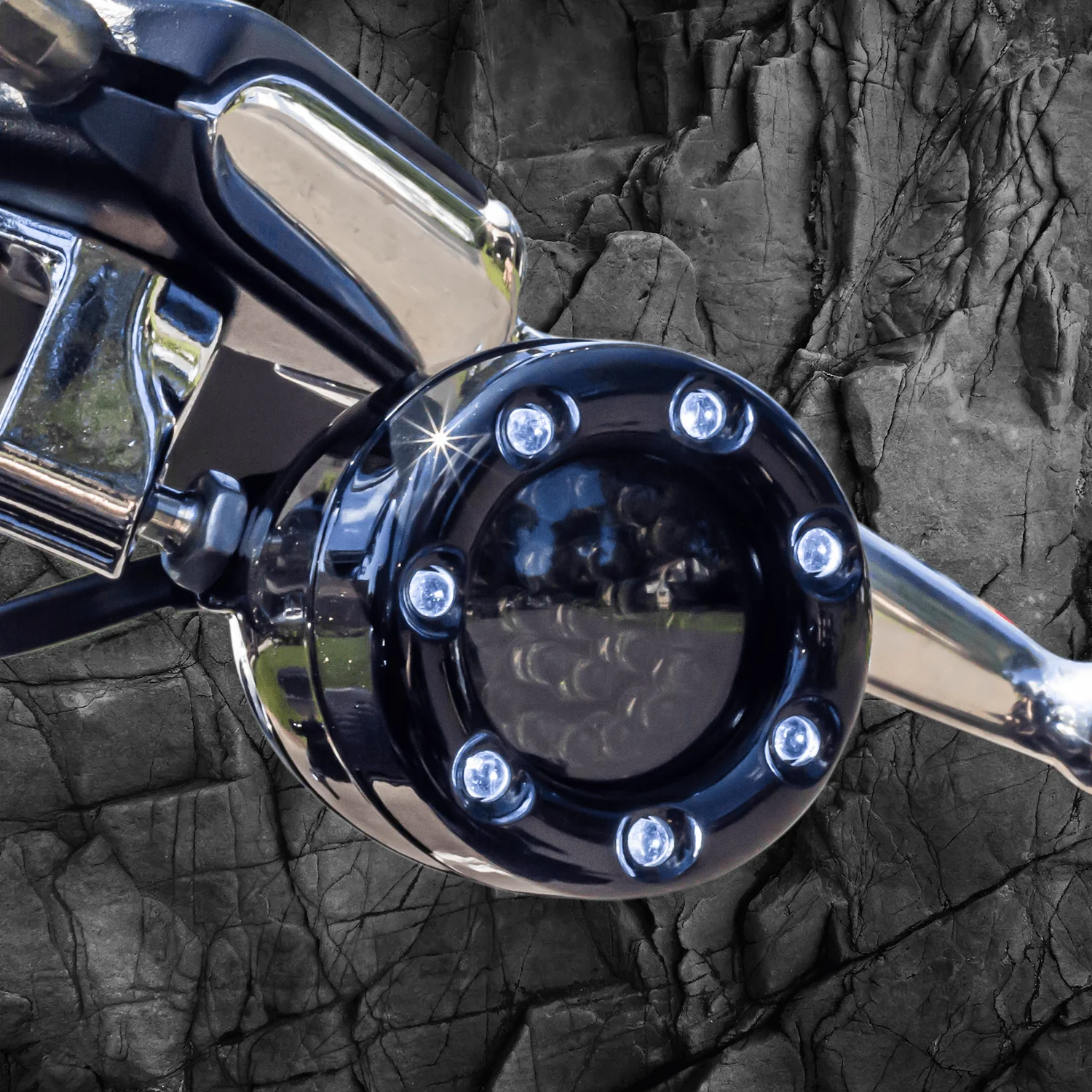 Eagle Lights 2” Infinity Beam Front LED Turn Signals with Integrated Trim Rings and White Halo Running Lights for Harley-Davidson® Motorcycles - Image 4