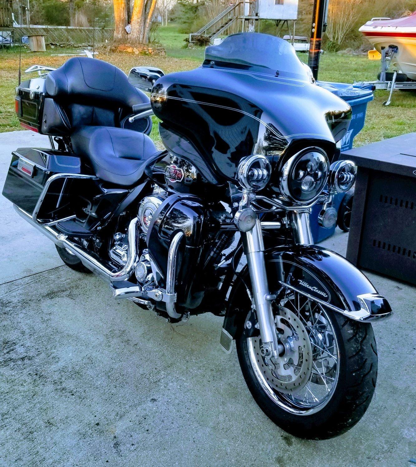 Eagle Lights 7" Round LED Headlight kit for Street Glide, Electra Glide and Harley-Davidson® Models with Radios - Image 10