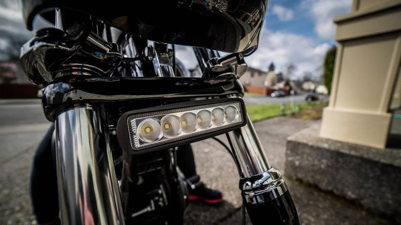 Eagle Lights Elite Series 6" LED Light Bar for Harley-Davidson® Softail and Dyna Models - 2500Lm, Flood Pattern - Image 3